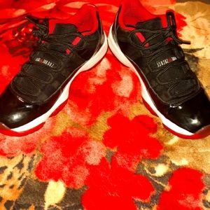 Jordan 11's low bred🔥